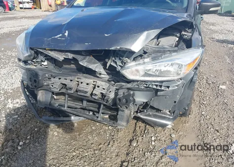 2016 Ford Focus Se from USA, damaged, VIN 1FADP3F2XGL382771